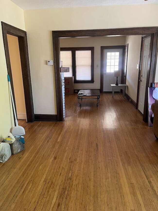 Foto del edificio - 1241 Webb Rd