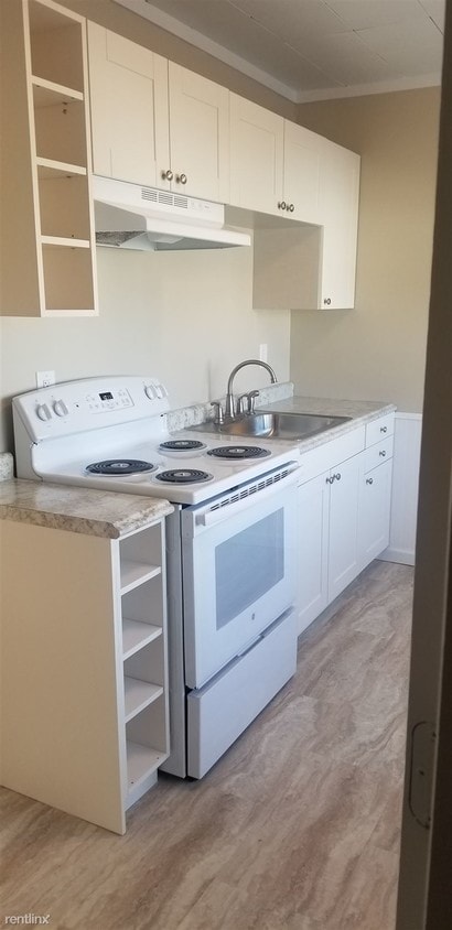 Primary Photo - 121 E Walker St