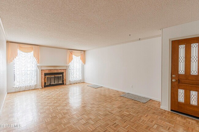 Building Photo - 724 Espada Dr