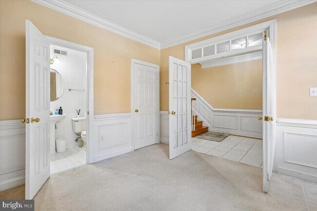 Foto del edificio - 1053 N Stuart St