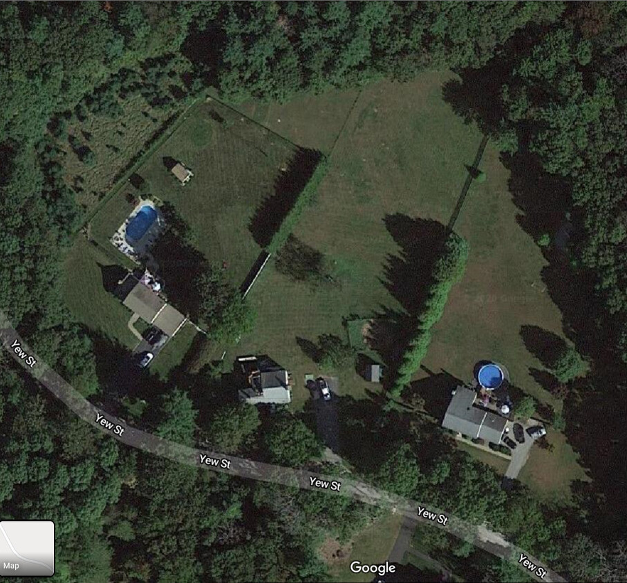 OVERHEAD VIEW - CENTER PROPERTY - 96 Yew St