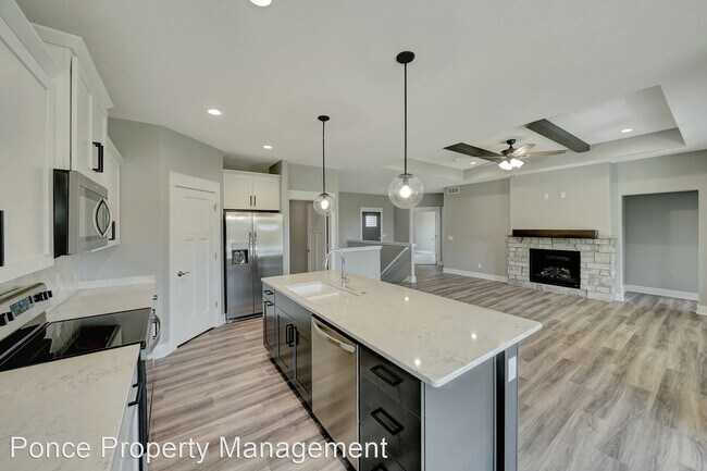 Foto del edificio - 4 br, 3 bath House - 8640 S. 51st Street