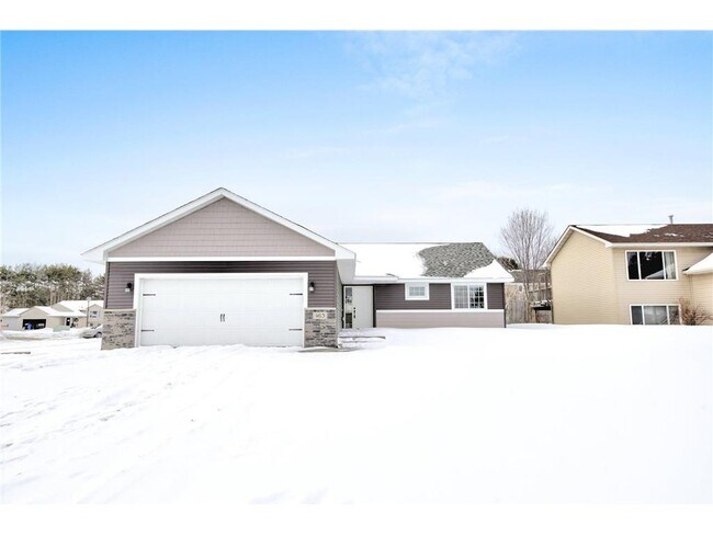 Building Photo - 463 Martin Way
