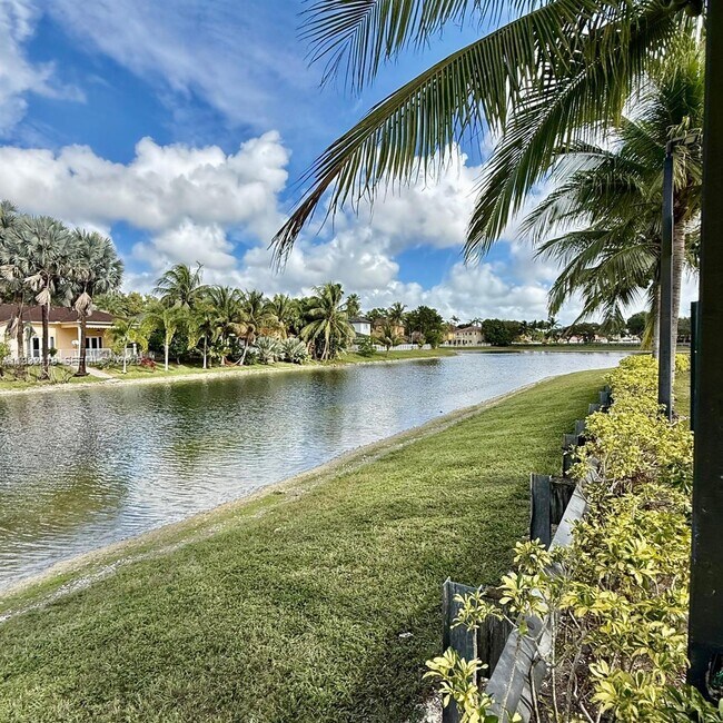 Building Photo - 16660 SW 83rd Ln