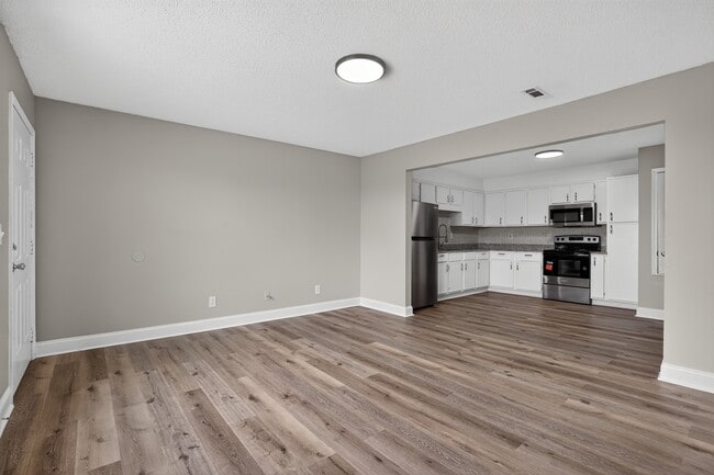 Building Photo - Boundary Estates
