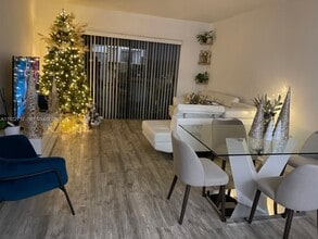 Building Photo - 8290 Lake Dr