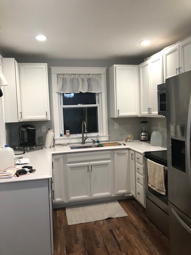 Building Photo - 571 Clearview Dr