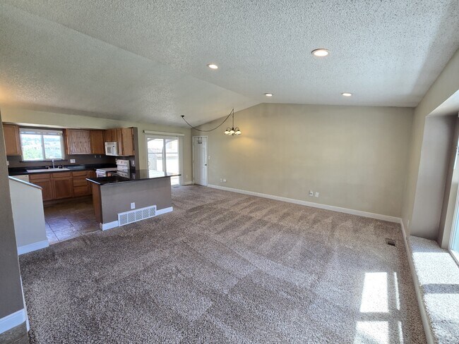 Foto del edificio - 6526 Charter Dr
