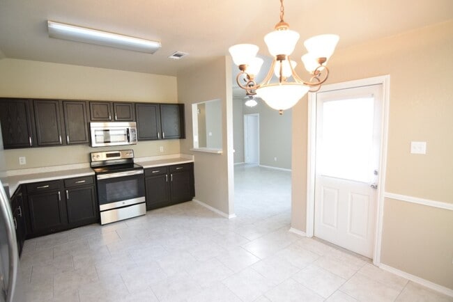 Building Photo - 7325 Bluegrass Ct