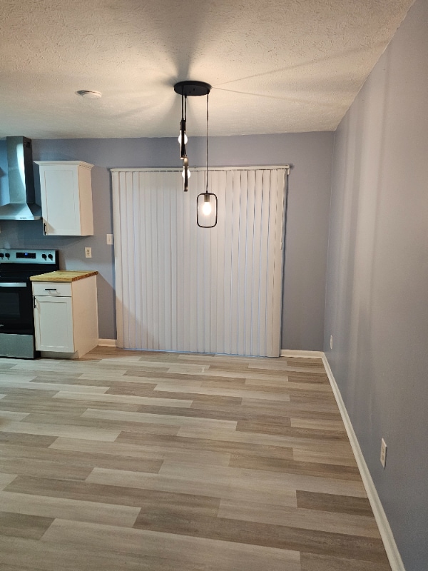 Foto del edificio - 719 Hedgelawn Way