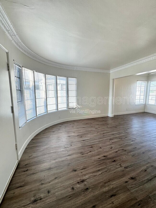 Foto del edificio - 1043 1/2 S Norton Ave