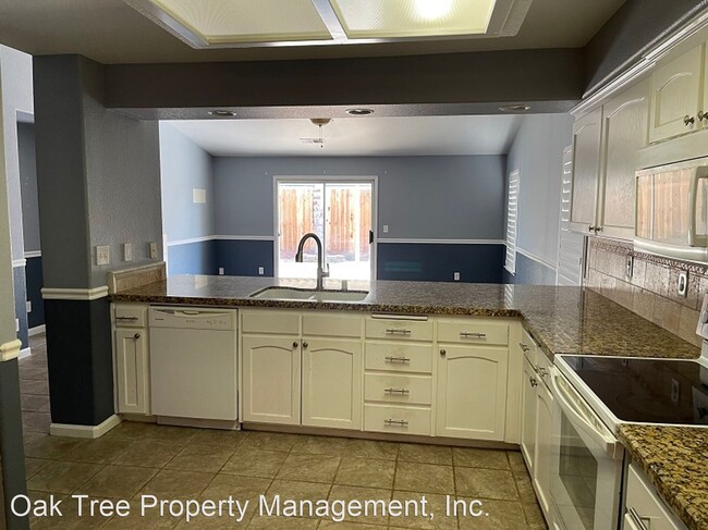 Foto del edificio - 3 br, 2 bath House - 5141 W. Paul Avenue
