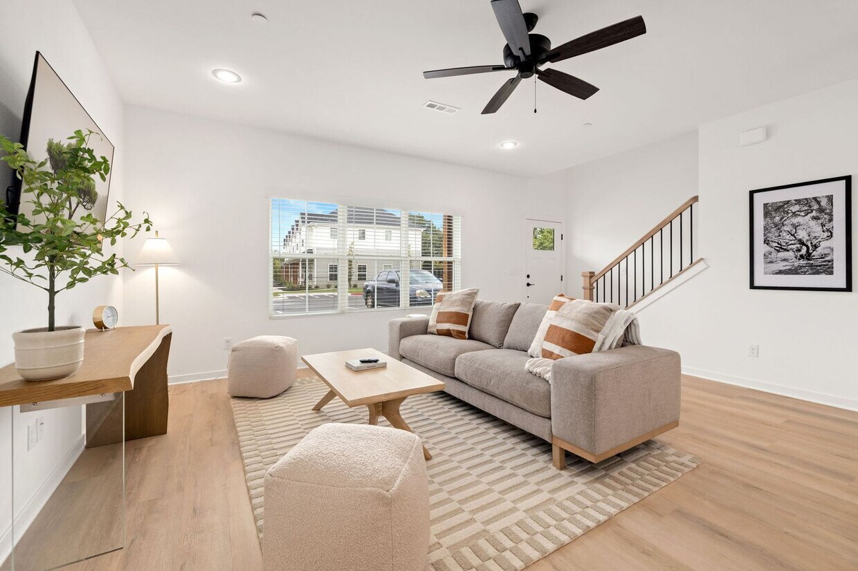 Foto principal - 1851 S Garland Ave