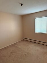 Building Photo - 147 Sylvan St