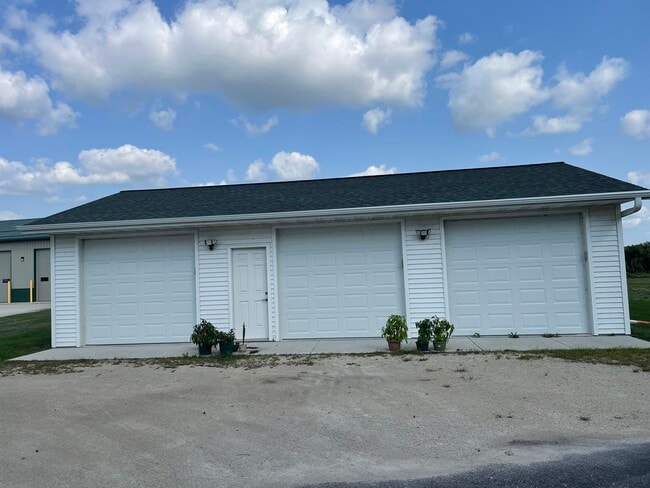 Garage 1 unit - N5385 County Road V
