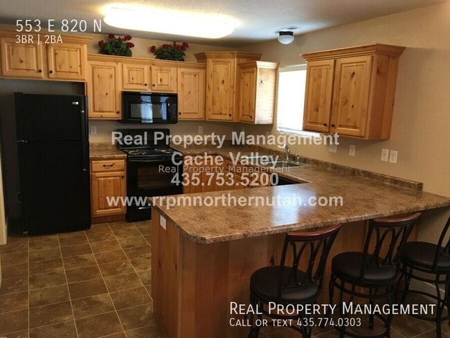 Building Photo - 553 E 820 N