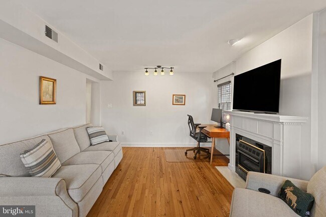 Foto del edificio - 810 Queen St