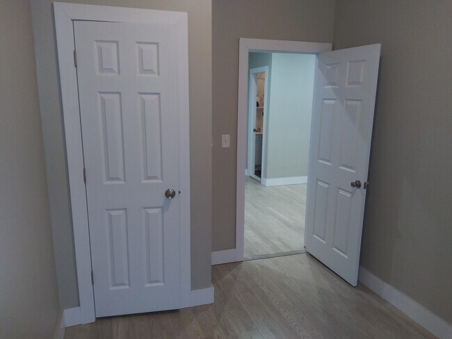 Building Photo - 333 Grafton St