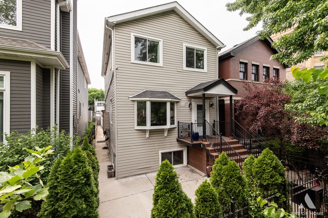 Building Photo - 2510 N Artesian Ave
