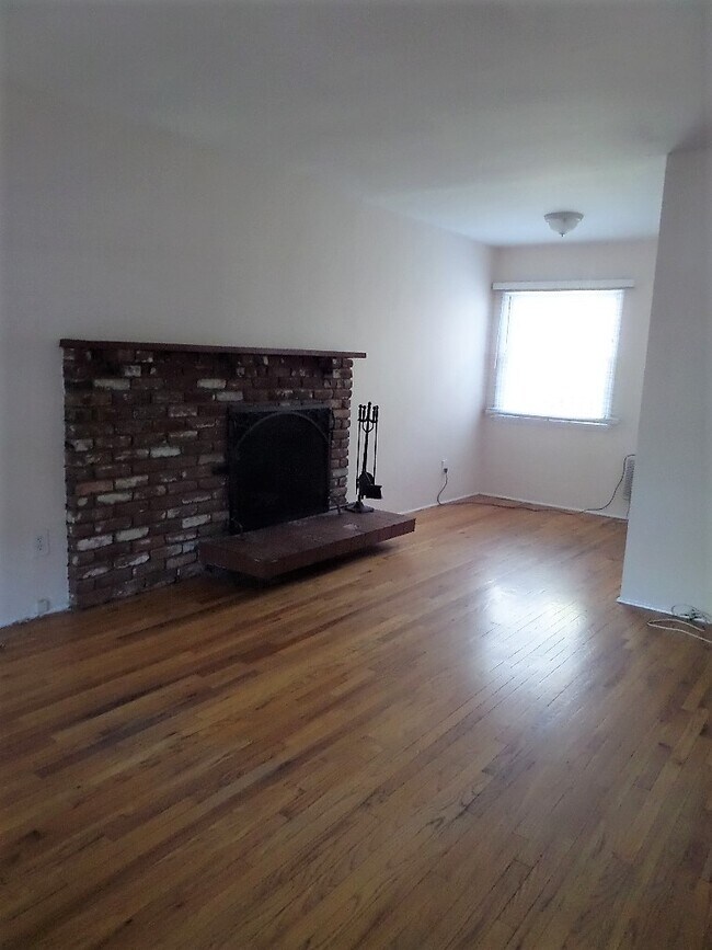Foto del edificio - 10604 Whipple St