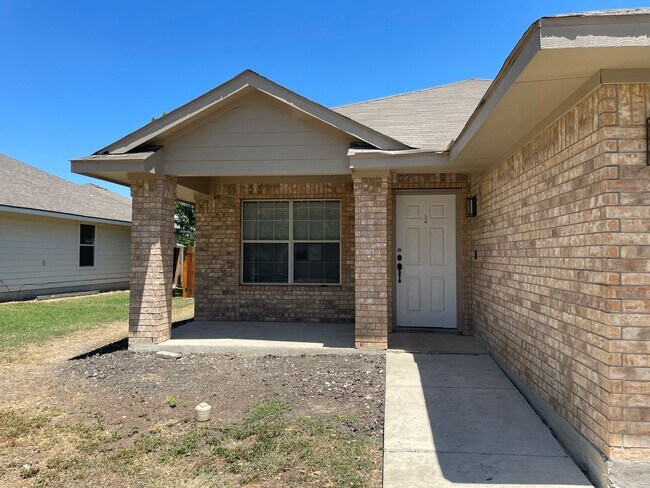 Foto del edificio - NOW AVAILABLE! Energy Efficient home on th...