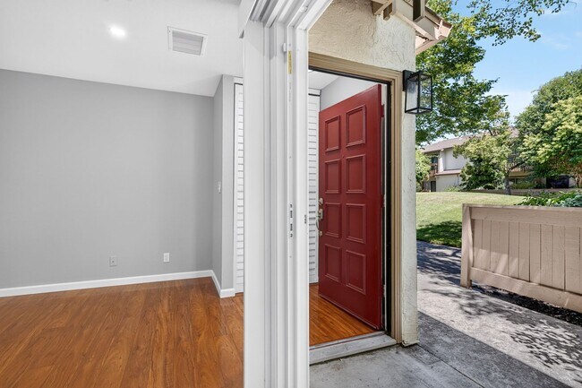 Foto del edificio - Move-In Ready 2BR/2.5BA in Desirable Sunset Park – Minutes to Downtown Walnut Creek!