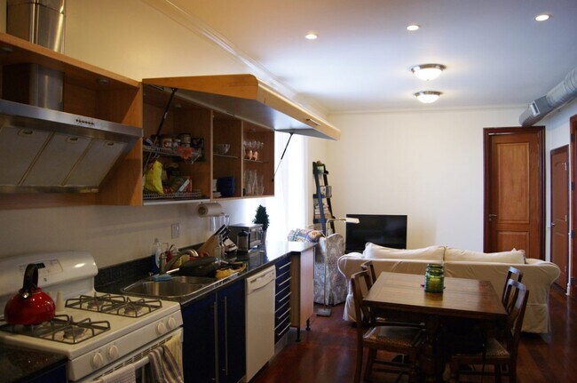 Foto del edificio - 2868 N Lincoln Ave
