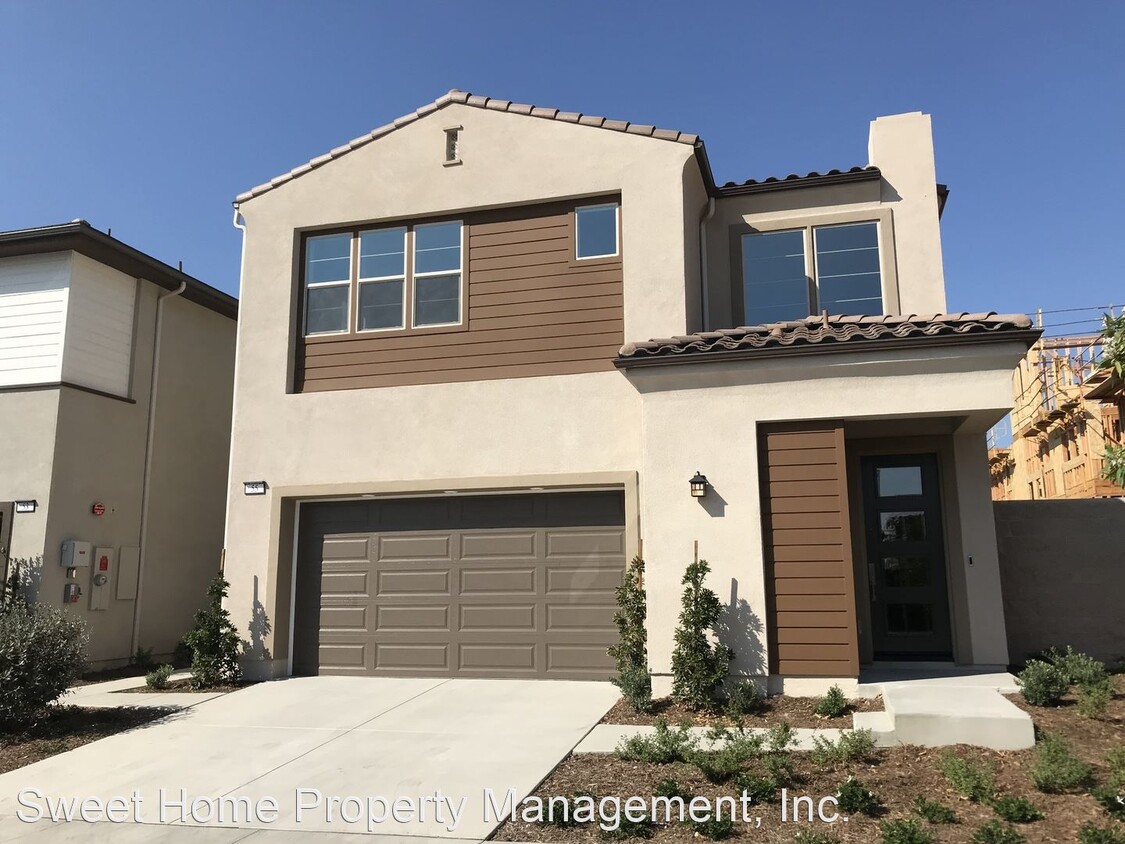 Primary Photo - 3 br, 3.5 bath House - 55 Lunar