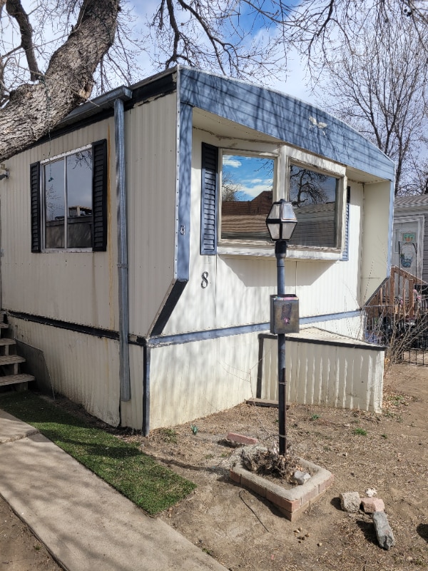 Primary Photo - 10 9th Ave