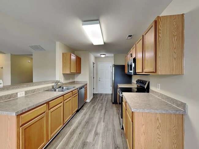 Building Photo - 2205 Centergrove Rd