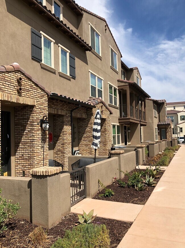 Building Photo - Beautiful Townhouse at 4S Ranch