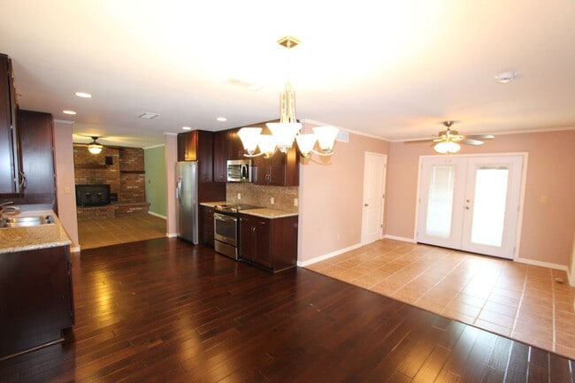 Building Photo - Back on the Market! Single-Level Flagstaff...