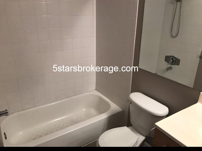 Foto del edificio - 10195 Sailwinds Blvd N