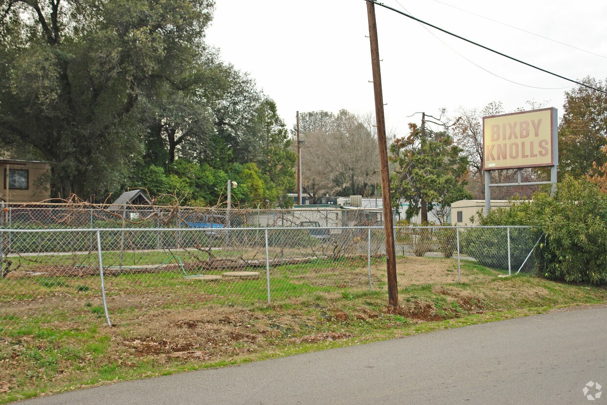 Foto del edificio - Bixby Knolls Mobile Home Park