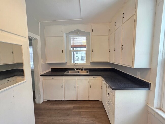 Building Photo - 4 Bed 1.5 Bath Single Family Home in Nekoosa - Now offering a 6 MONTH lease opportunity!