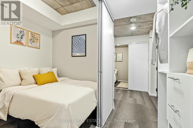 Building Photo - 256 Rideau St
