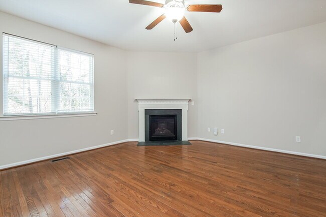 Foto del edificio - 5139 Arbor Chase Dr