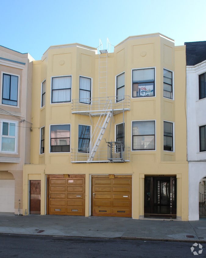 Building Photo - 570 5th Ave