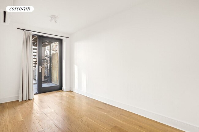 Foto del edificio - 709 Monroe St