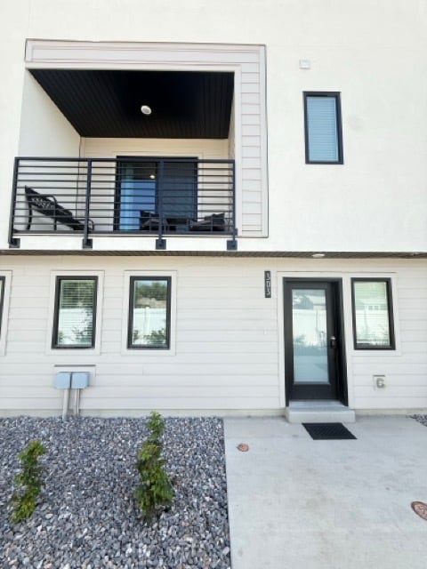 Building Photo - 1590 S 900 W