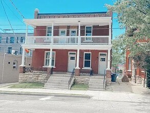 Building Photo - 540 Olive St