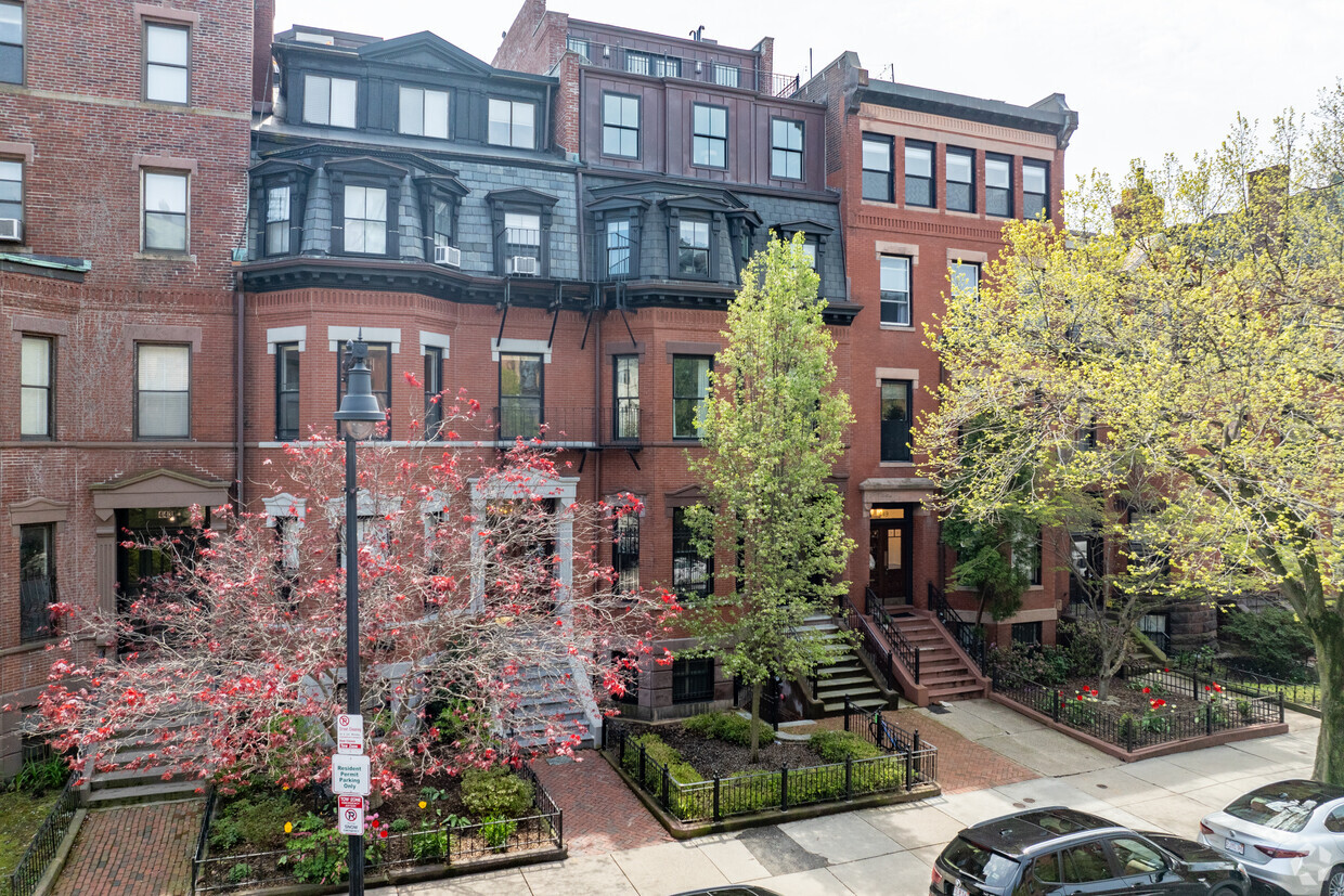 Primary - 447 Beacon St