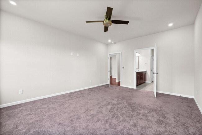 Foto del edificio - NOW RENT READY