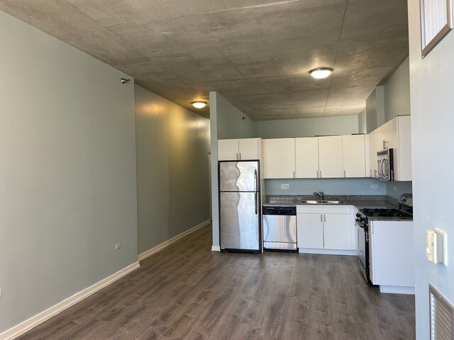 Foto del edificio - 235 W Van Buren St