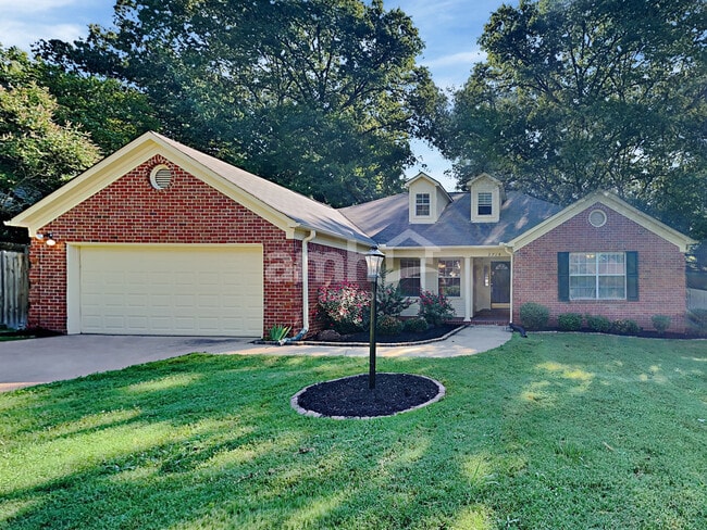 Building Photo - 2714 Cedar Bluff Dr