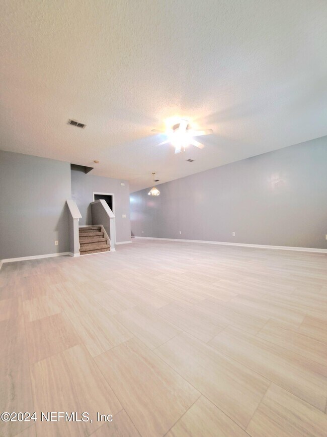 Building Photo - 492 Sherwood Oaks Dr