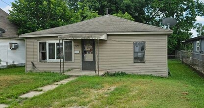 Building Photo - 528 E Lake St