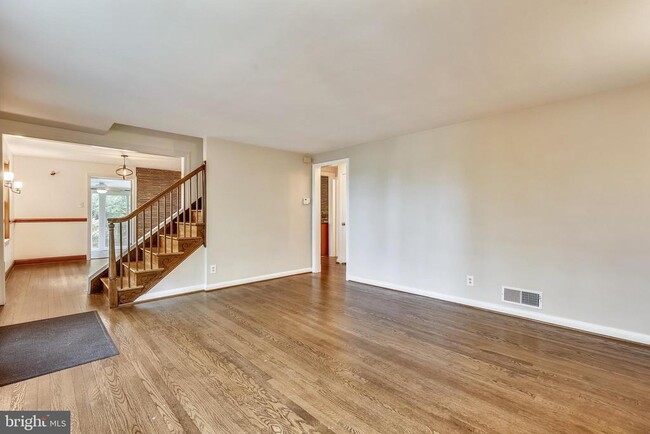 Building Photo - 2325 Highland Ave