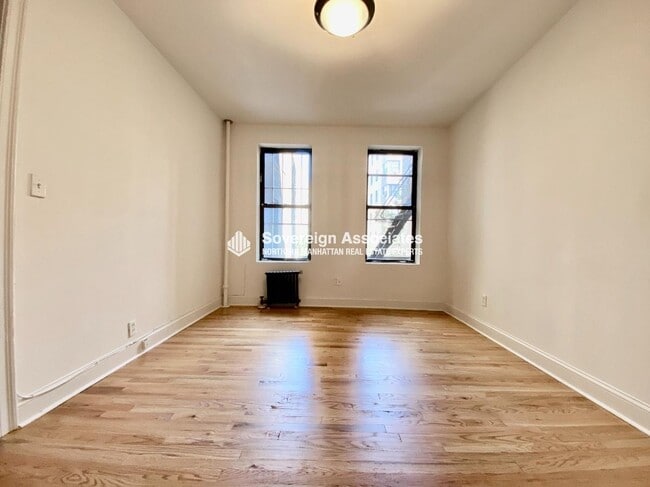 Foto del edificio - 282 Cabrini Blvd