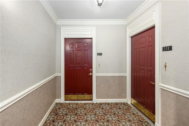 Foto del edificio - 3334 Peachtree Rd NE
